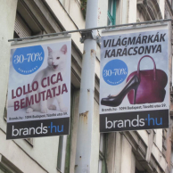Kétoldalas lengőkar tábla