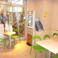 Mobiltöltő Étterem 03