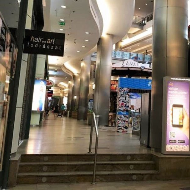 Mobiltöltő Plaza 011