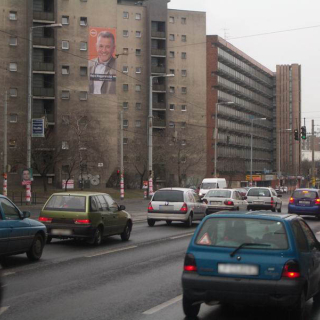 Kőrösi Cs. Sándor út Éles sarok irányából baloldalt